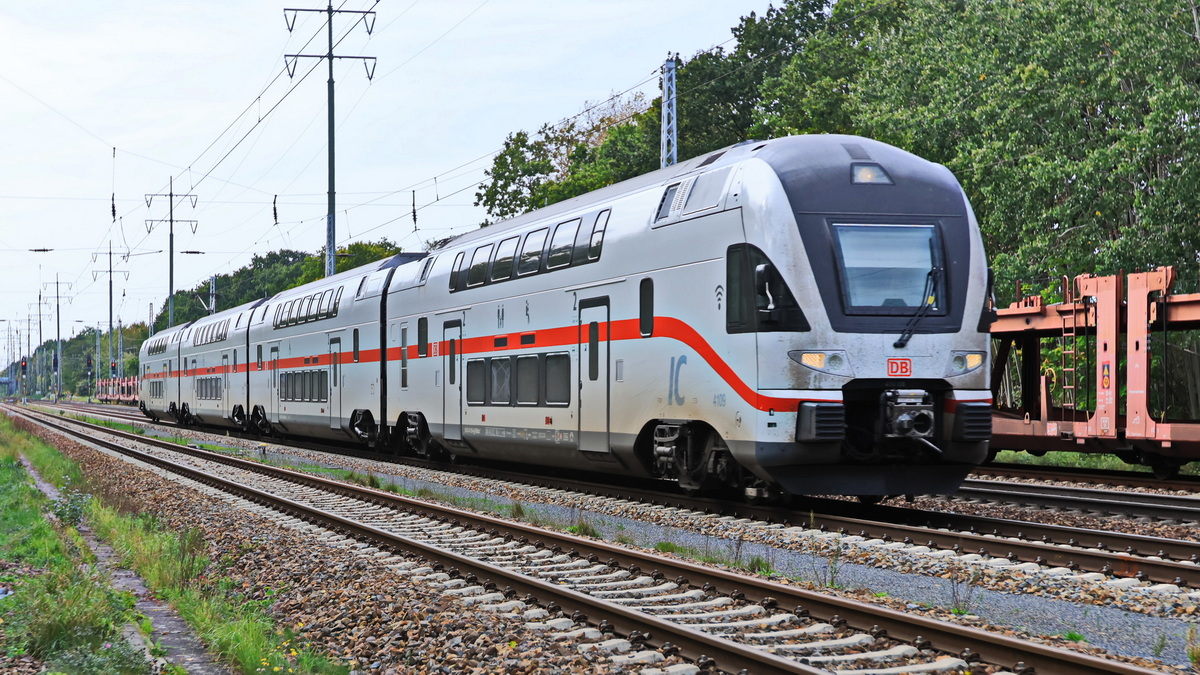 Diedersdorf am 11. Oktober 2023 auf dem südlichen Berliner Ring fährt 4109 als Triebzug in Richtung Dresden.
