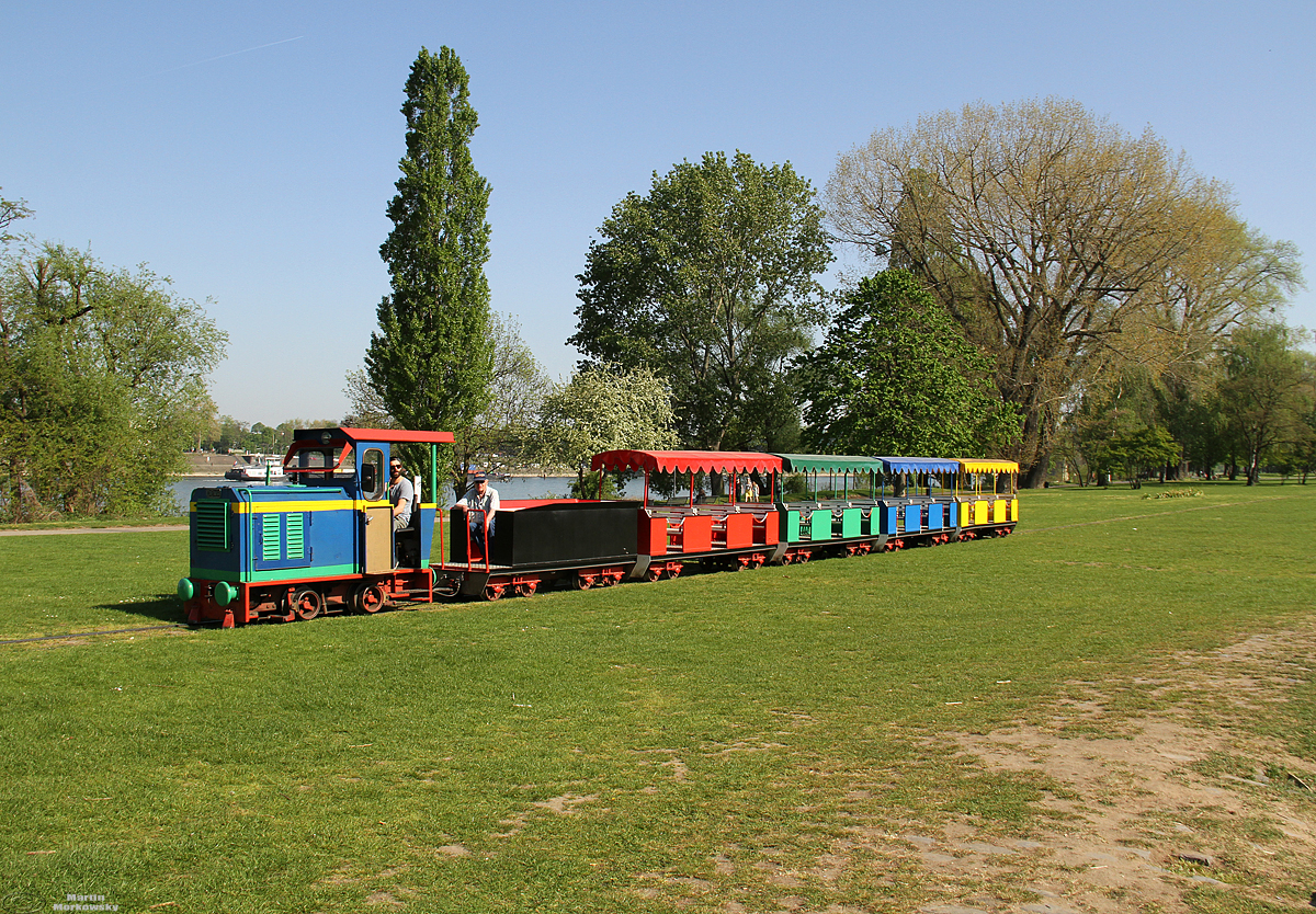 Diema Lok der Kleinbahn Köln im Rheinpark am 21.04.2019