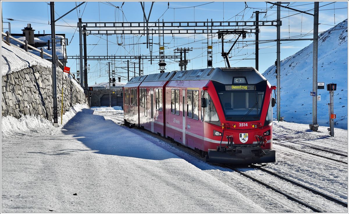 Dienstzug mit ABe 8/12 3514 nach Poschiavo in Ospizio Bernina 2253m ü/M. (07.12.2016)