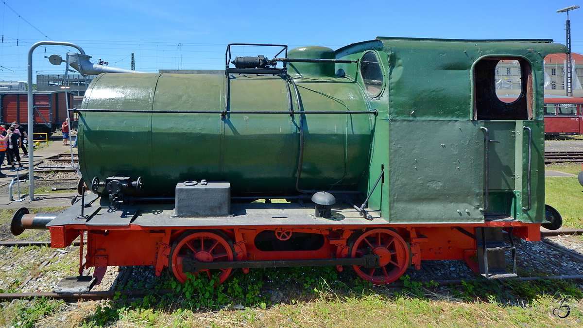 Diese 1918 bei Hohenzollern gebaute Dampfspeicherlokomotive war Anfang Juni 2019 im Bayerischen Eisenbahnmuseum Nördlingen ausgestellt.