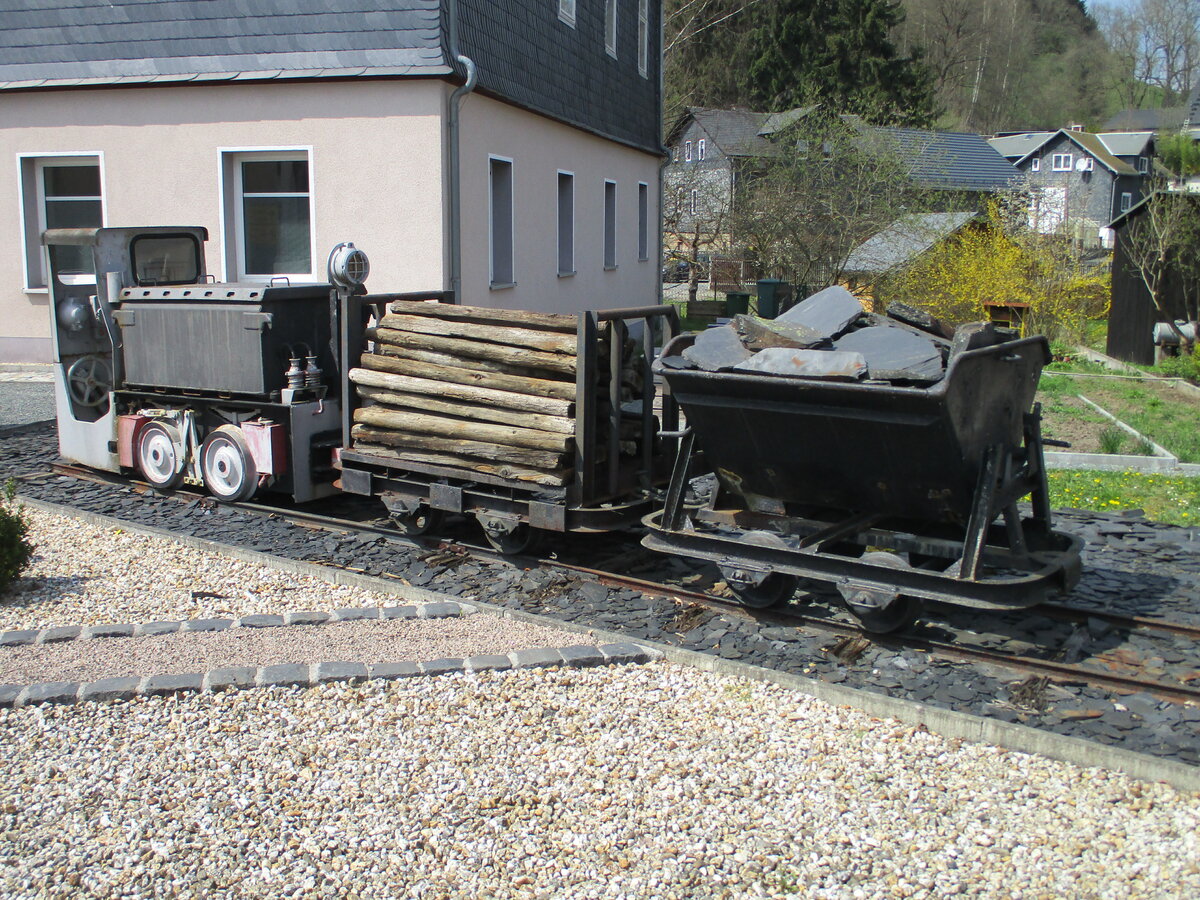 Diese ehemalige Grubenbahn wurde in Probstzella aufgestellt.Afgenommen am 28.April 2022.