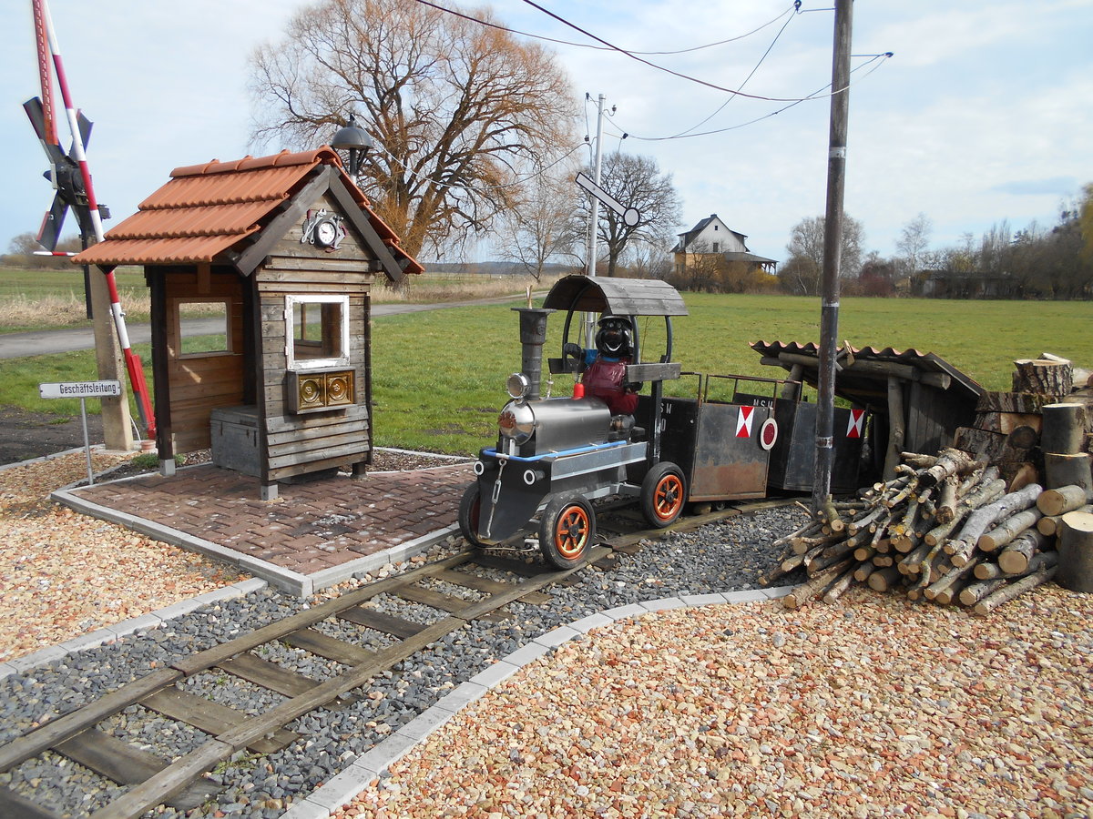 Diese kuriose Phantasiebahn entdeckte ich,am 24.März 2019,in der Nähe vom Bahnhof Niederfinow.