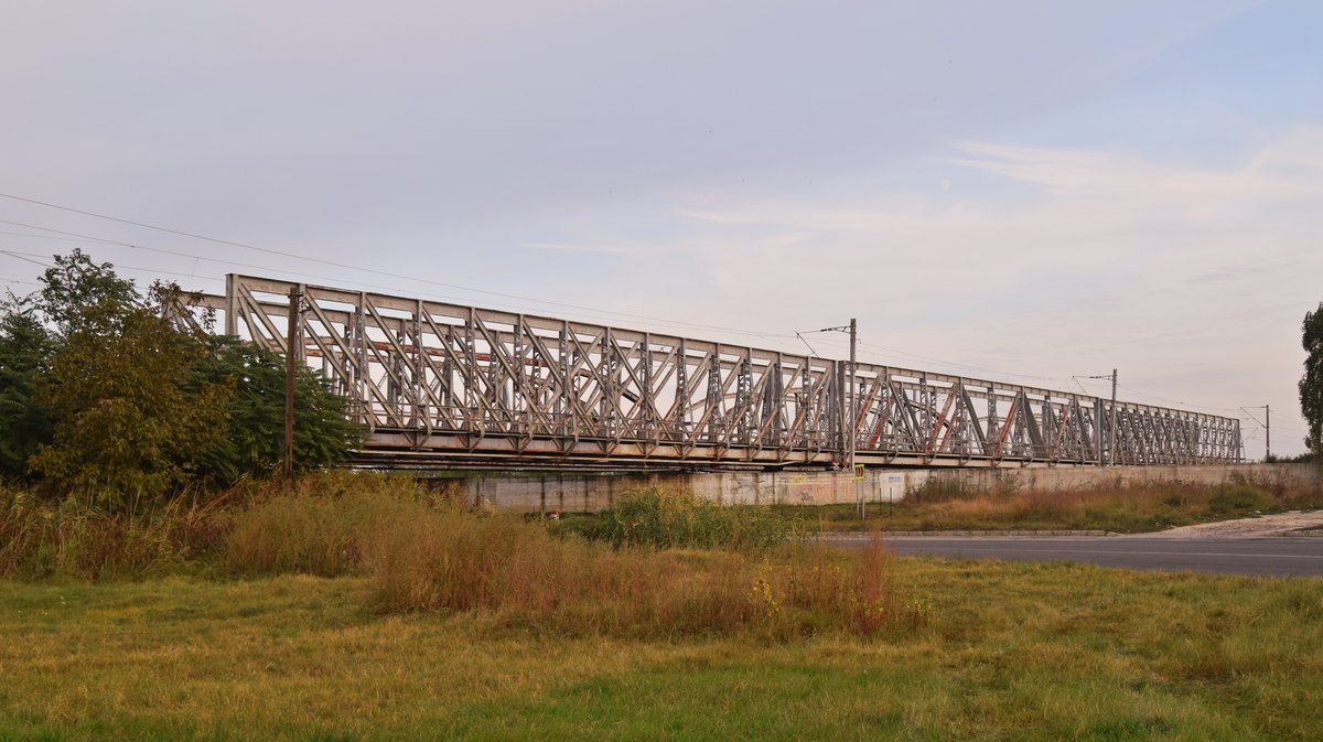 Diese längere Brücke steht bei Tandarei, etwaa 30 Kilometer nördlich von Fetesti. Foto vom 30.09.2017