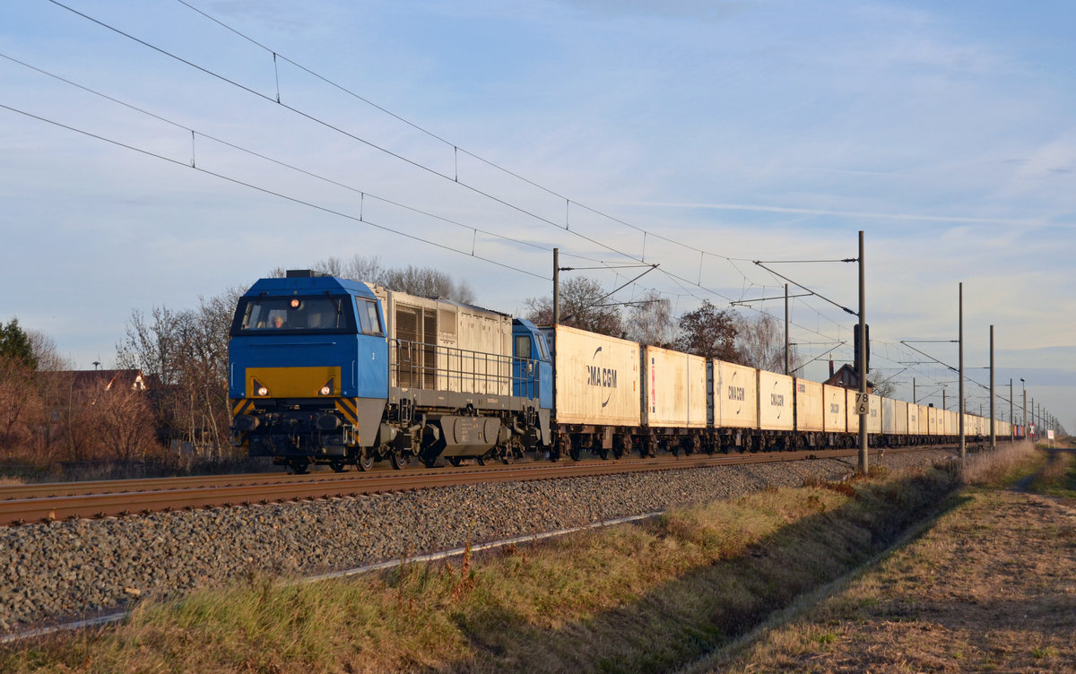 Diese leider unbekannt gebliebene G2000 führte am 08.12.16 einen langen Containerzug durch Braschwitz Richtung Halle(S).