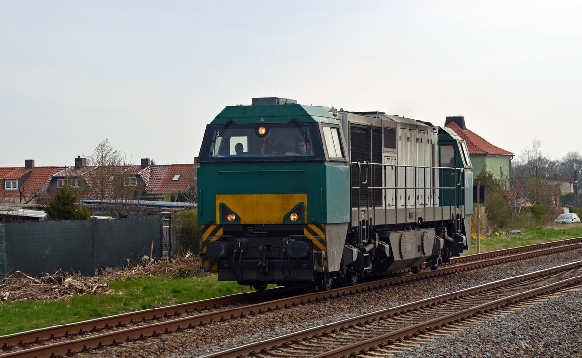 Diese unbekannte G2000 der Reihe 272 rollte am 11.04.18 Lz durch Köthen Richtung Baalberge.
