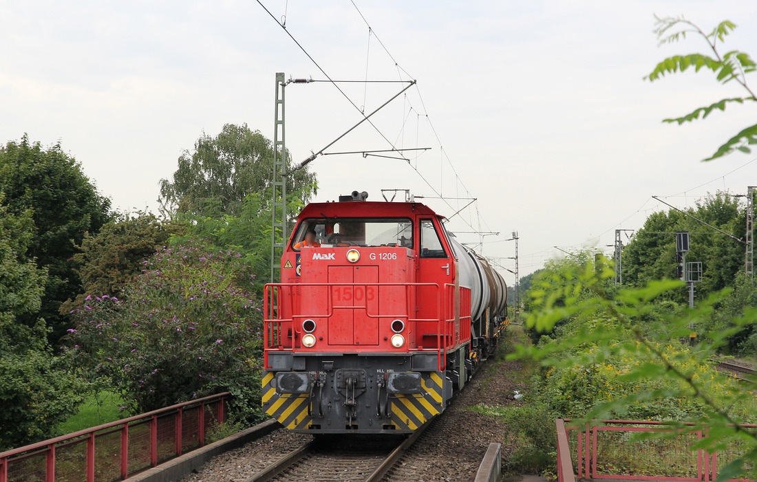 Diese, vermutlich für Hafen Krefeld fahrende G1206 durchfährt den Haltepunkt Duisburg-Hochfeld Süd.
Aufnahmedatum: 8. August 2017