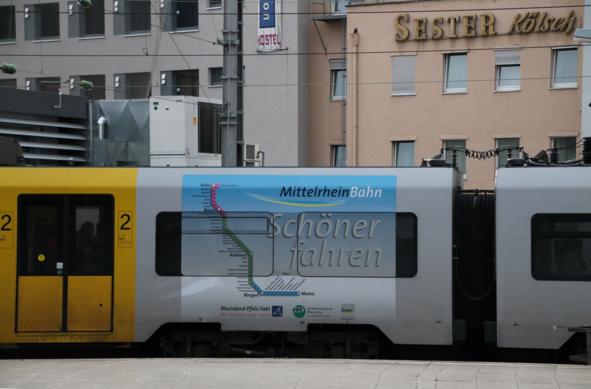 Diese Werbung mit dem Streckennetz konnte am 21.12.13 bei der Einfahrt in den Kölner Hbf aufgenommen werden. Welcher Triebzug dies war konnte leider nicht erkannt werden.