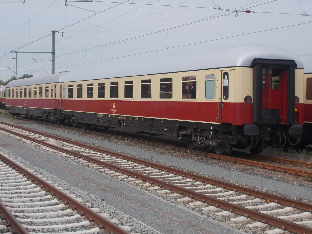 Diese zwei Avmz mußten vom TEE,am 28.August 2019,in Bergen/Rügen abgehängt werden,da die Gleislänge in Bergen/Rügen für 14 Wagen+Zuglok nicht ausreicht.