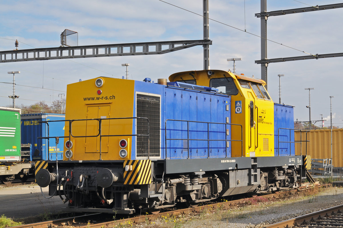 Diesel Lok Am 847 906-5 ist beim Güterbahnhof Muttenz abgestellt. Die Aufnahme stammt vom 13.11.2016.