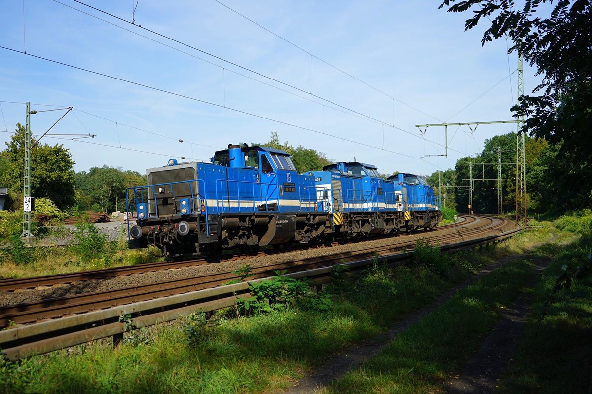 Diesel Lokzug Spitzke 214 xxx mit zwei V100 Ost in Hanau am 15.09.19