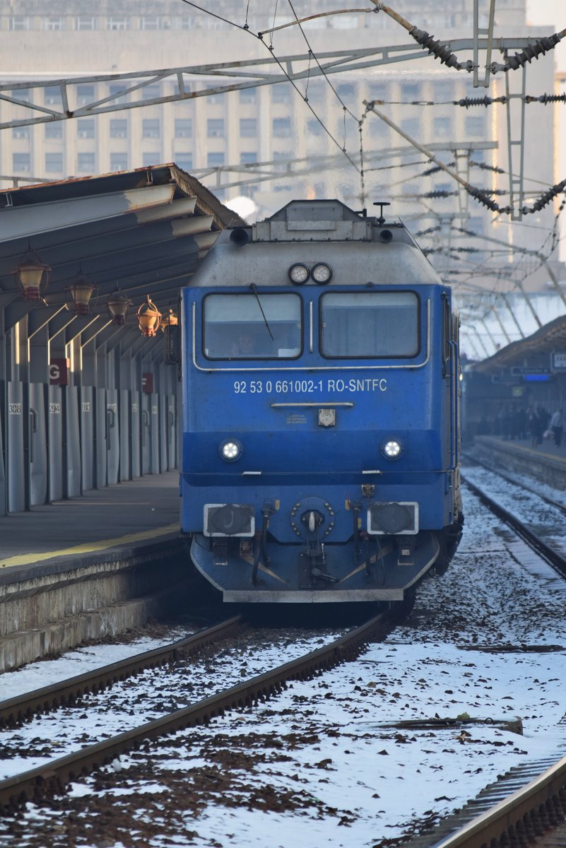 Diesellok 92-53-0-661002-1 am 02.12.2018 im Nordbahnhof Bukarest.