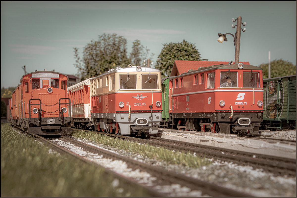 Diesellok Parade in Trassdorf. 
Der Rege Betrieb an diesem Foto-Tag bescheerte uns einige schöne Motive. 
17.08.2019