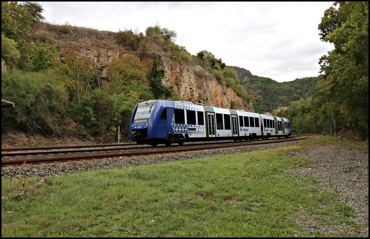 Dieseltriebwagen 622429 verl��t hier am 20.9.2026 um 14.14 Uhr Bad M�nster am Stein in Richtung T�rkism�hle.