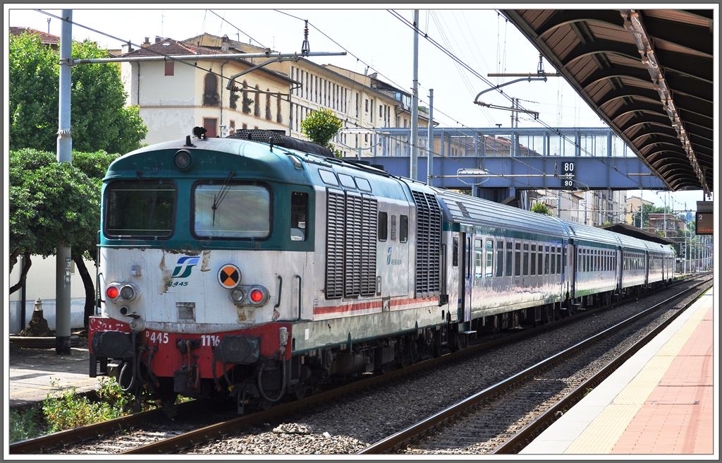 Dieselwendezug mit D445 1116 aus Borgo San Lorenzo trifft in Firenze Campo die Marte ein . (18.06.2013)