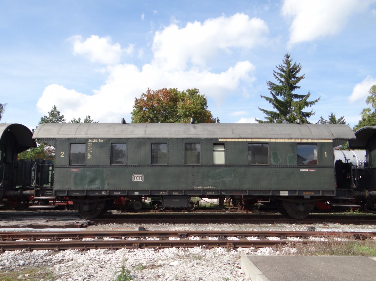Diesen Wagen der Schw�bischen Alb-Bahn sah ich am 25.09.13 in M�nsingen
