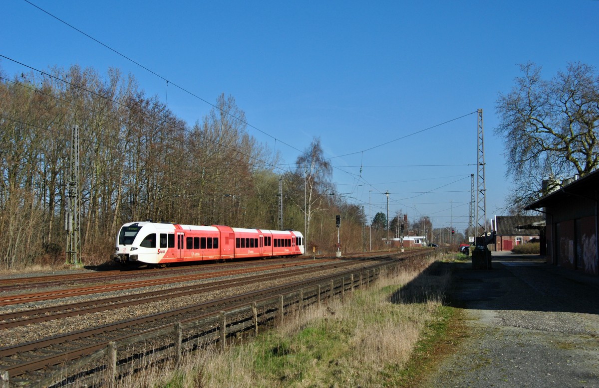 Dieser Arriva Spurt fuhr am 10.03.2014 von Leer nach Groningen, hier in Ihrhove.