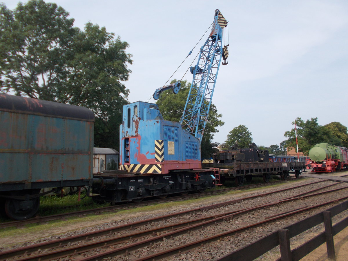 Dieser Eisenbahndrehkran EDK 80 zählt zum Bestand vom Eisenbahnmuseum Gramzow.Aufnahme vom 26.August 2017.