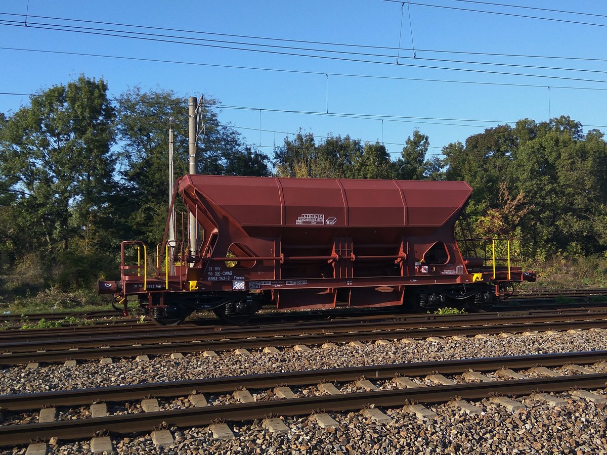 Dieser Gueerwagen steht einsam in Bahnhof Bucuresti Baneasa am 09.10.2016.