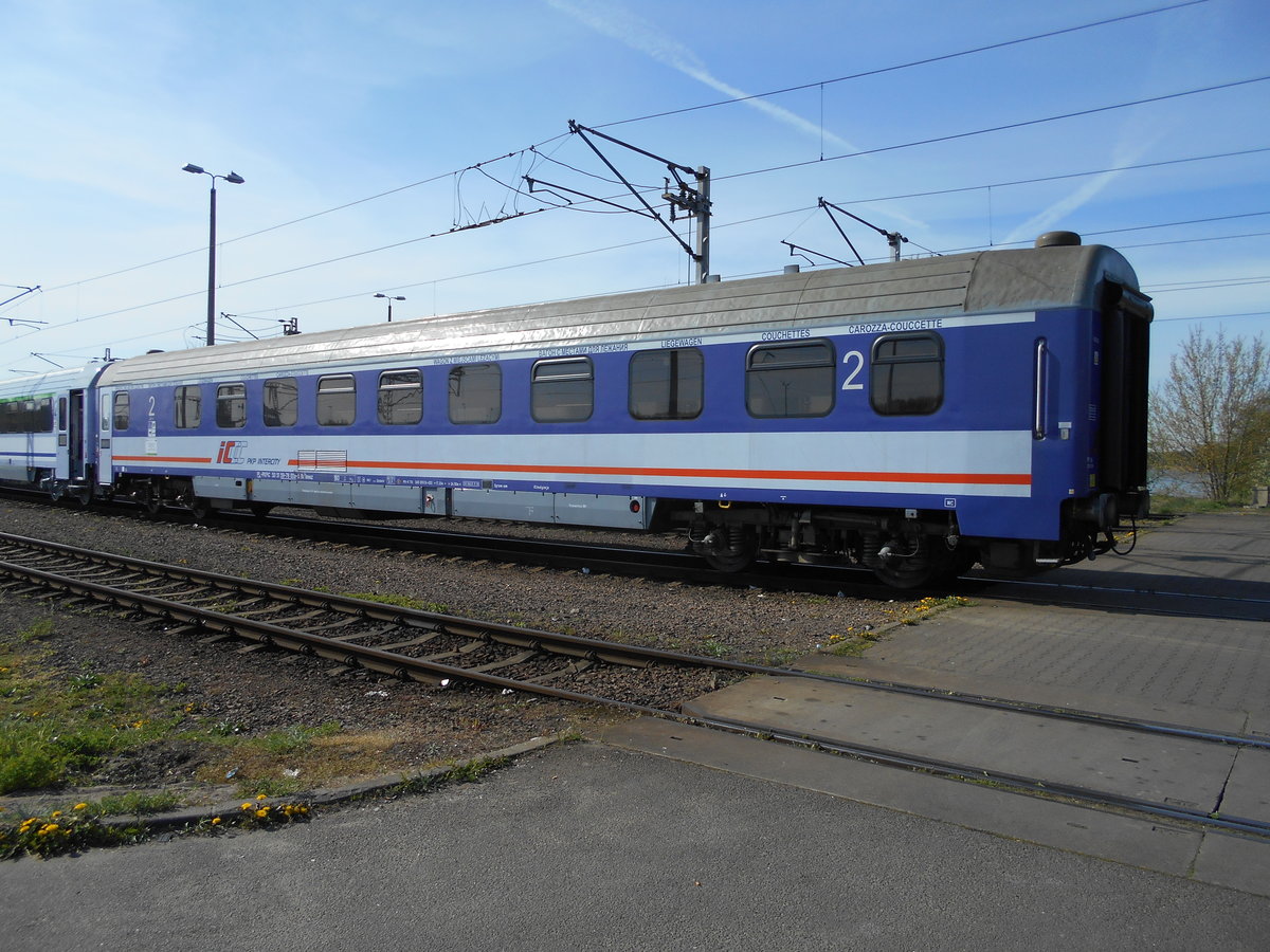 Dieser Liegewagen Bcbounz kam,am 20.April 2019,mit dem Nachtzug aus Przemysl nach Szczecin Glowny.