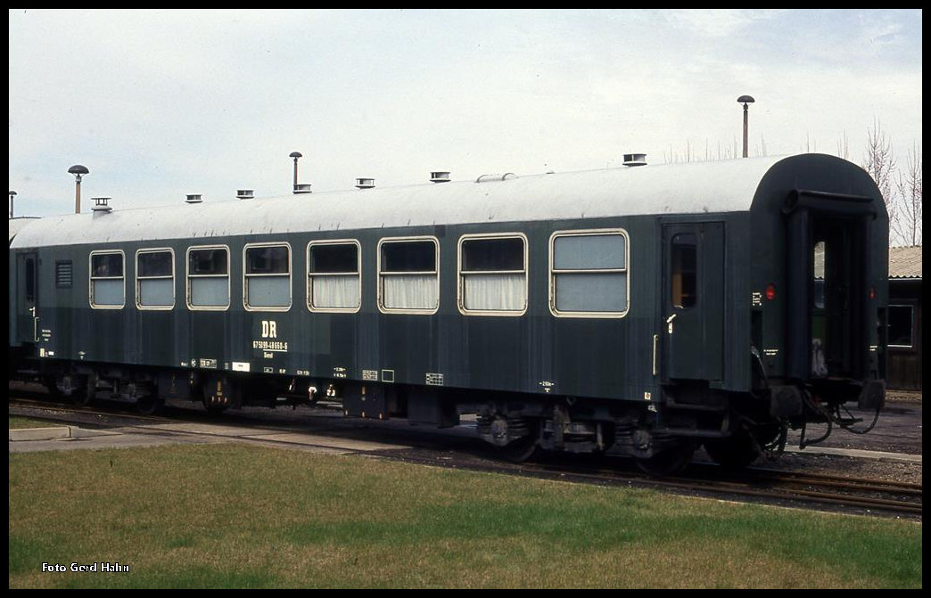Dieser militärische Begleitwagen it der Bezeichnung DR 675099-48660-6 stand am 10.4.1994 im Bahnhof Salzwedel.