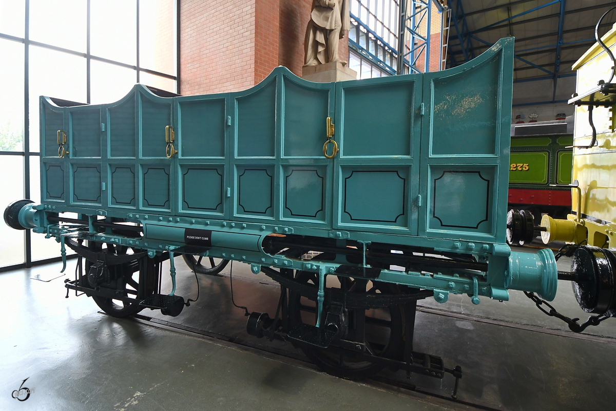 Dieser Nachbau eines offenen Personenwagens aus den Pionierjahren der Eisenbahn war Anfang Mai 2019 im National Railway Museum York zu sehen.