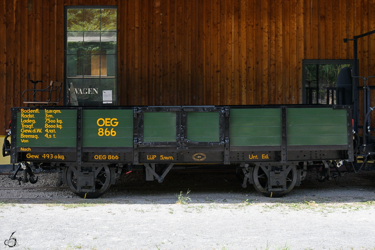 Dieser offene Güterwagen OEG 866 war Ende Juli 2022 in Hüinghausen zu sehen.