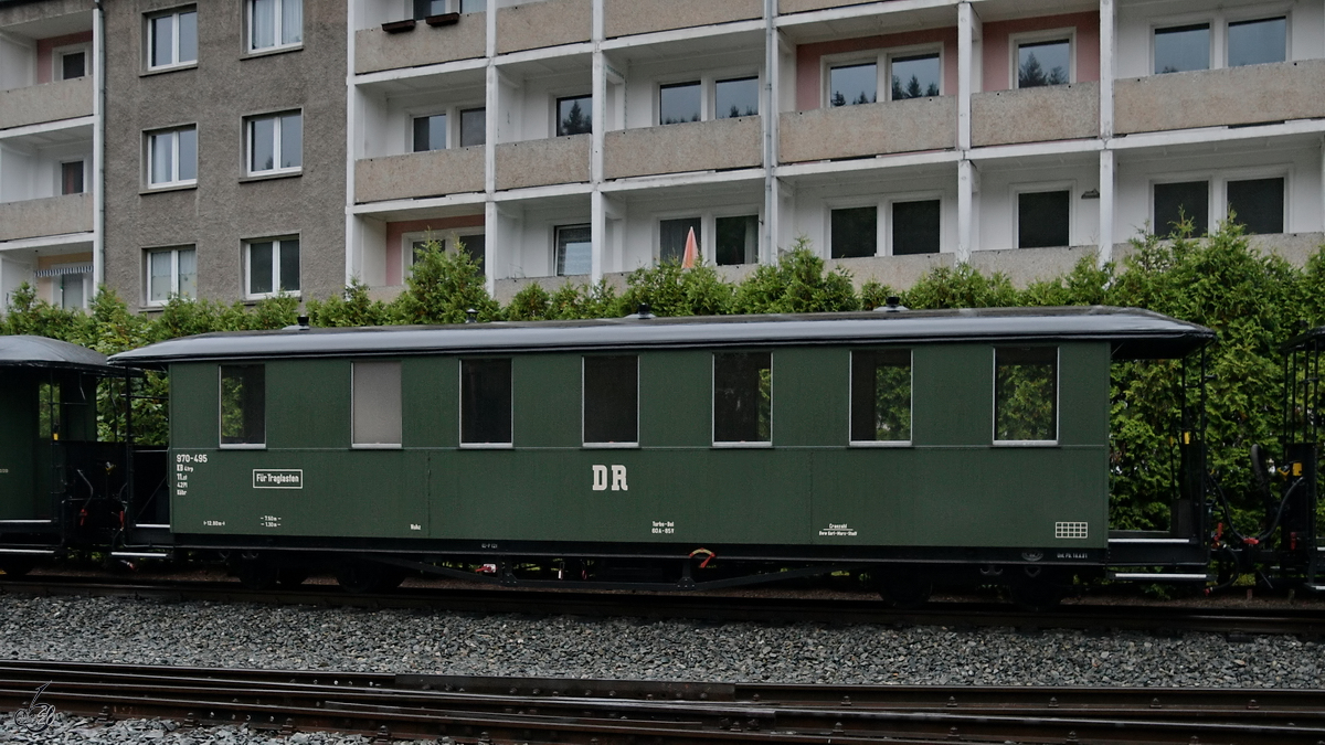 Dieser Personenwagen KB4trp (970-495) stand Ende September 2020 am Bahnhof Jöhstadt.