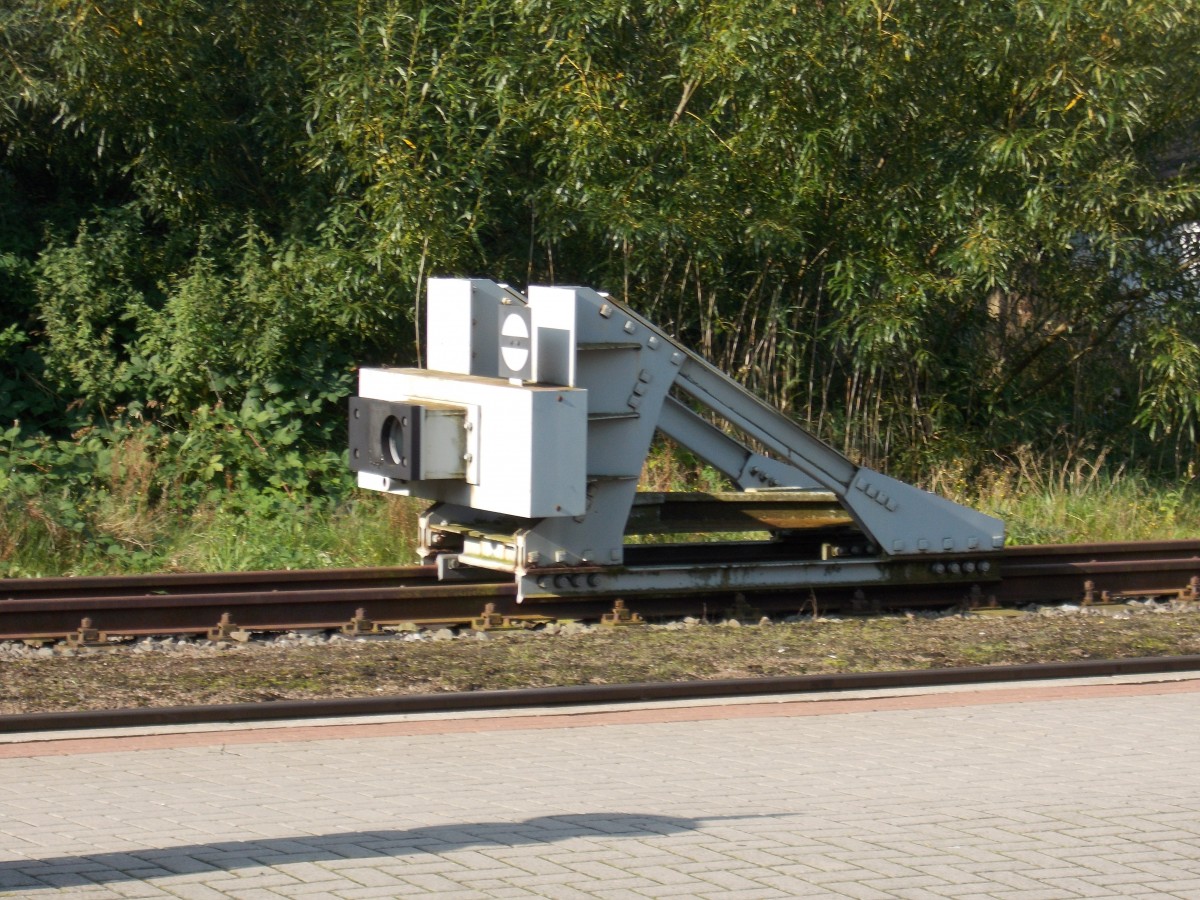 Dieser Prellbock muß seine Aufgabe beim Rasenden Roland erfüllen und befindet sich in Binz LB.Aufgenommen am 20.September 2014.