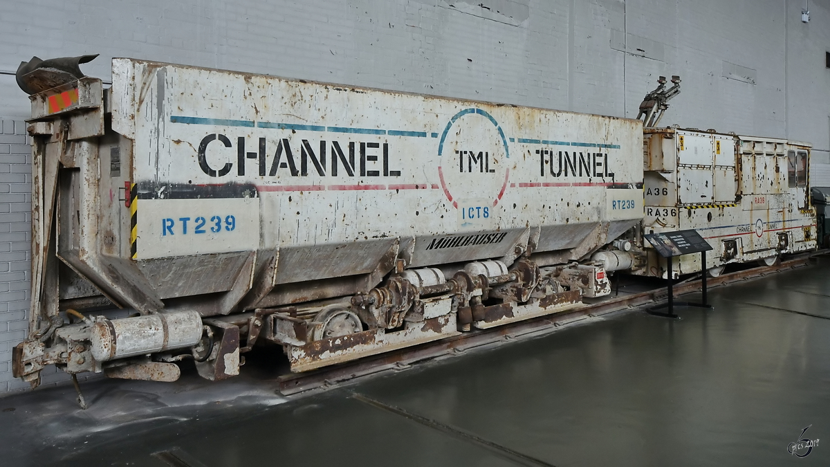 Dieser Seitenentladewagen wurde 1989 in Deutschland gebaut und beim Bau des Kanaltunnels eingesetzt. (National Railway Museum York, Mai 2019)