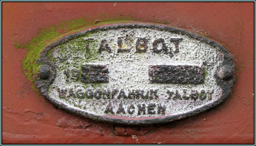 Dieses alte Waggonschild der Firma Talbot fiel mir an einem gedeckten Güterwagen der ZLSM auf.Bildlich festgehalten im Okt.2014.Gelände ist öffentlich zugänglich.Parkplatz der ZLSM.