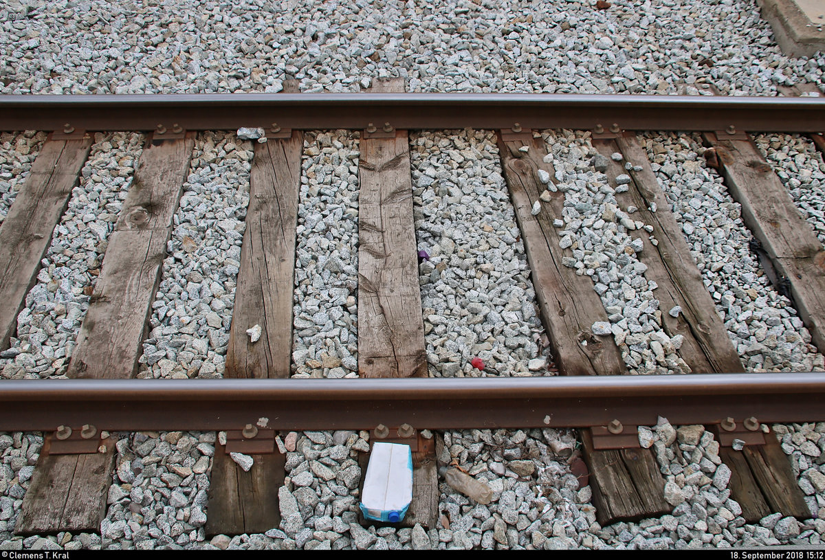 Dieses Beispiel in der Estació de França (Bahnhof Barcelona-França) (E) soll zeigen, dass man es dort mit dem Unterhalt und der Instandsetzung der Gleise teilweise nicht ganz so ernst nimmt.
[18.9.2018 | 15:12 Uhr]