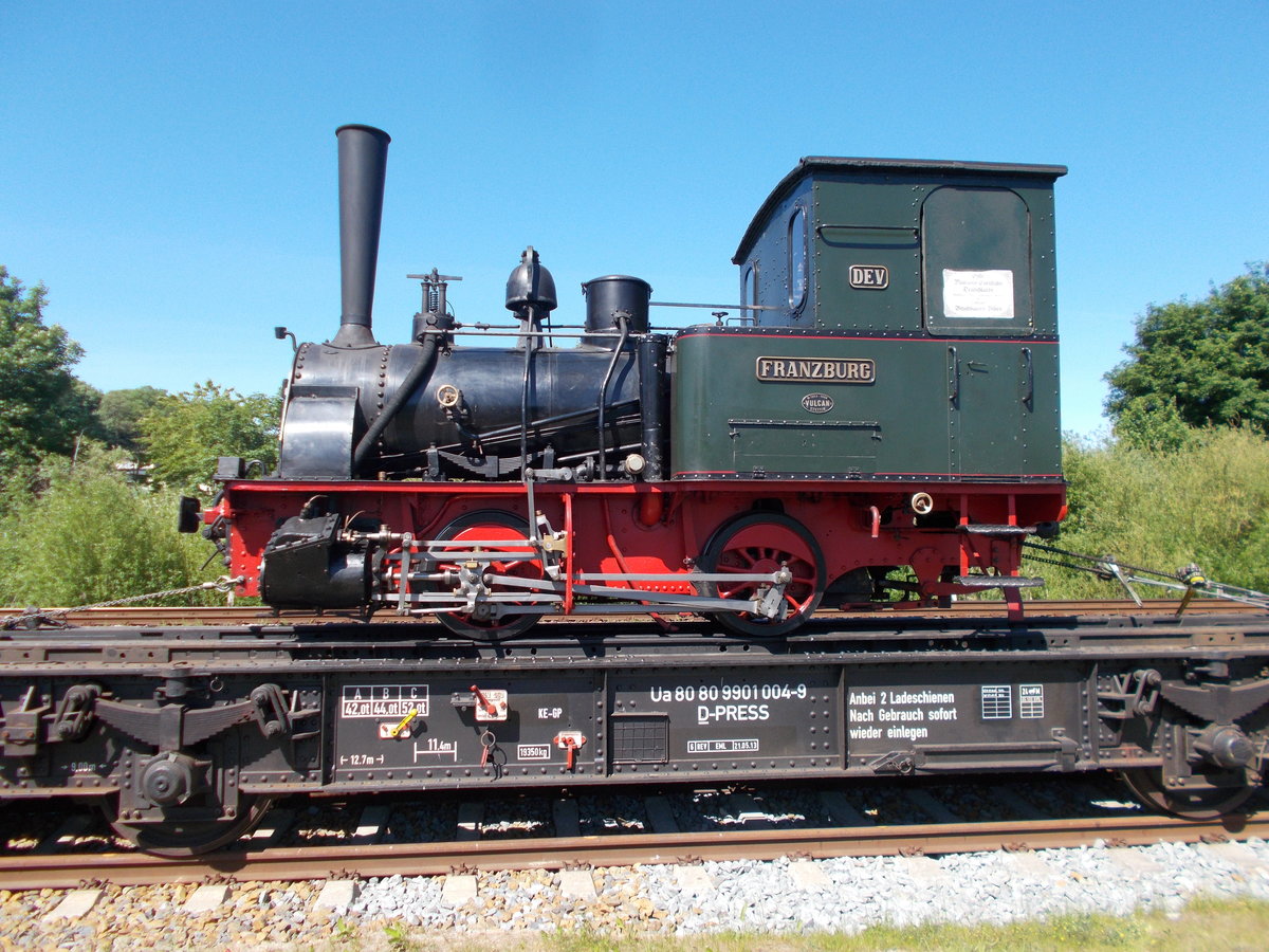 Diesjährige Highlight zum Putbuser Bahnhofsfest(26.und 27.Mai 2018) ist die  FRANZBURG  aus Bruchhausen Vilsen.Die Lok kommt wegen ihrer 1000mm Spurweite beim Rasenden Roland nicht zum Einsatz.Aufnahme am 25.Mai 2018 in Putbus.