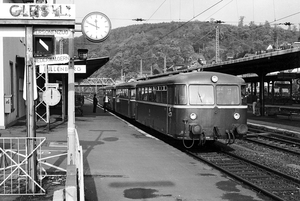 Dillenburg, 15.11.1985. Man beachte die Zugzielanzeiger !