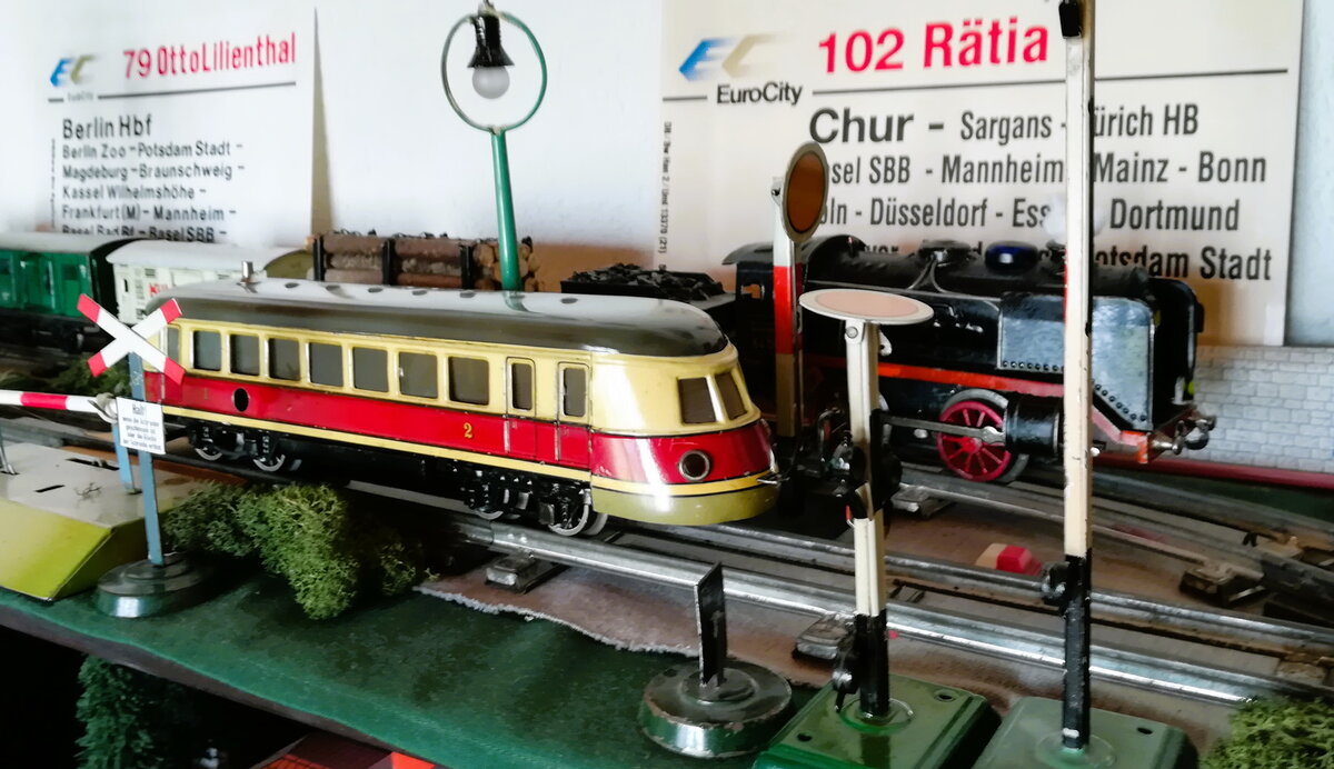 Diorama Spur 0 Antik 1930er/1950er Jahre mit M�rklin TW 930
PW