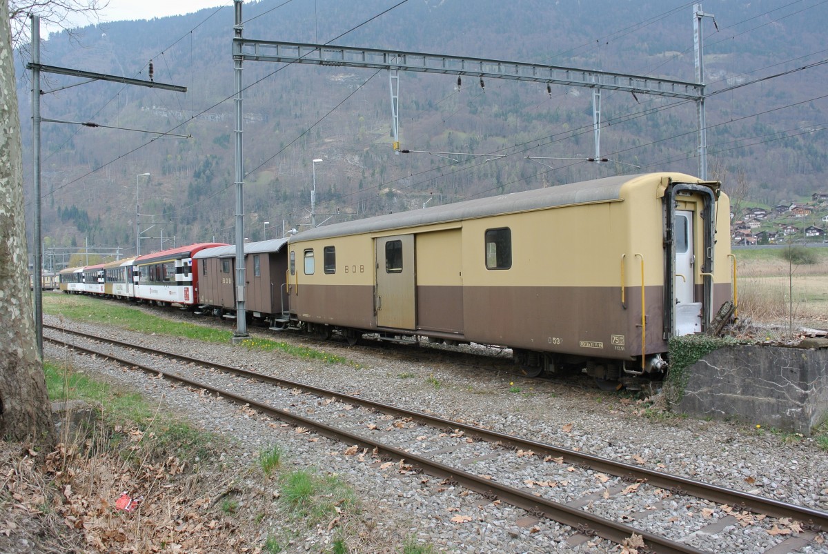 Diverse berzhlige und ausrangierte Personenwagen der BOB und der Zentralbahn in Interlaken. Im einzelnen sind es: BOB D 532, BOB D 515. ZB A 214-0, ZB GP BD 354-4, ZB AB 433-2 und ZB GP B 326-9, 05.04.2014.