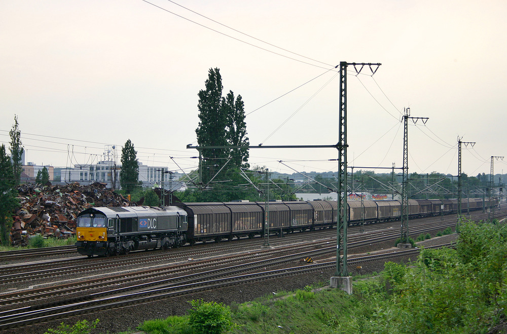 DLC DE 6305 am 1. Juni 2007 in Köln-Ehrenfeld.
Dieses Motiv ist so leider nicht mehr möglich.