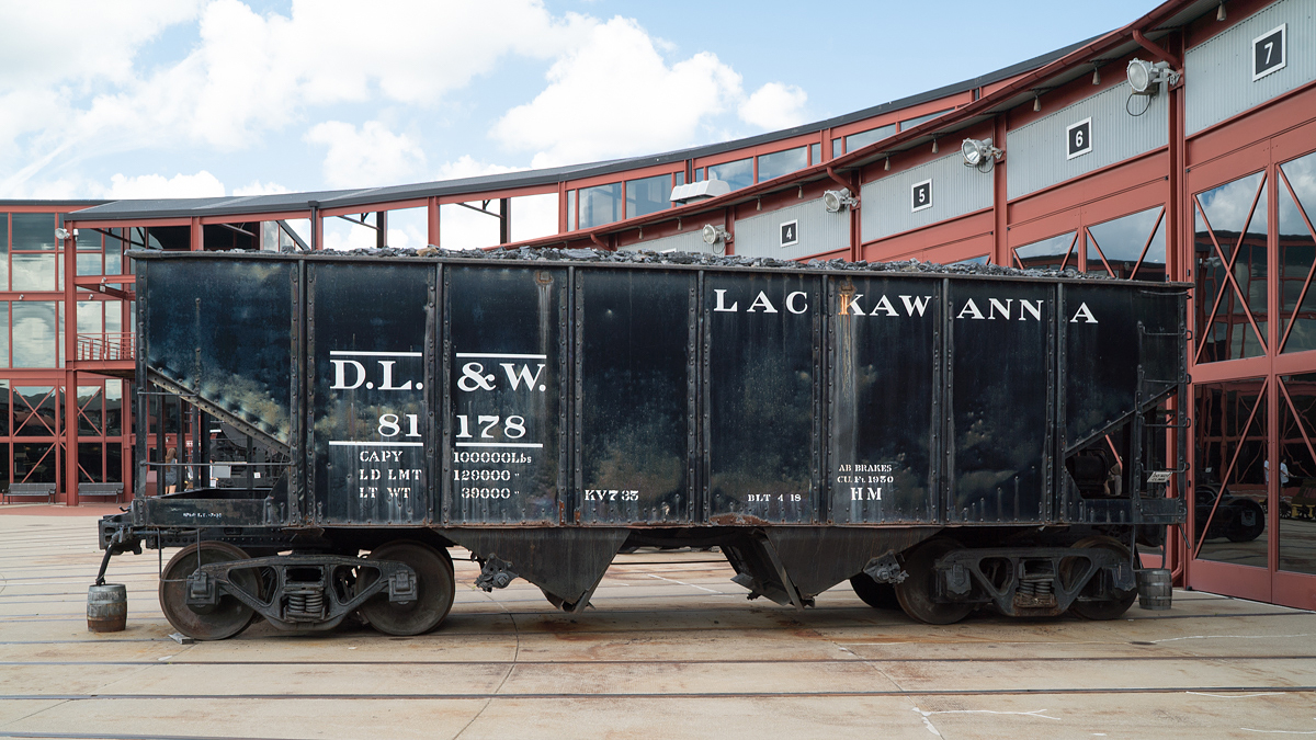 DL&W Kohlewagen  coal hopper  in der Steam Town National Historic Site in Scranton, PA am 06.08.2022