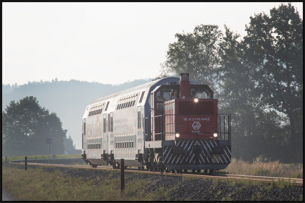 Donnerstag 13.August 2020 . 

DH 1500.4 zieht Ihren Zug in die Haltestelle Dietmannsdorf  Welsberg  hinein. 
