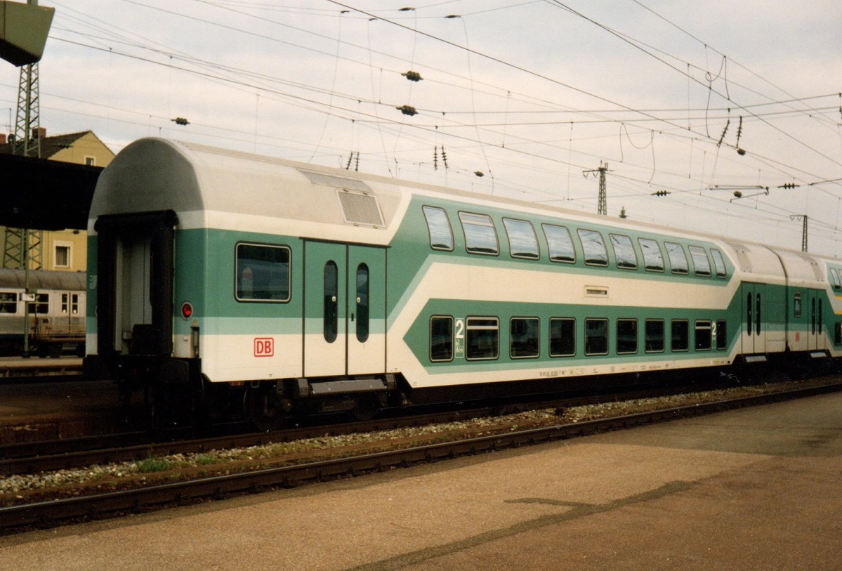 Doppelstockwagen der 2. Generation (Schindler) in Treuchtlingen, 1994