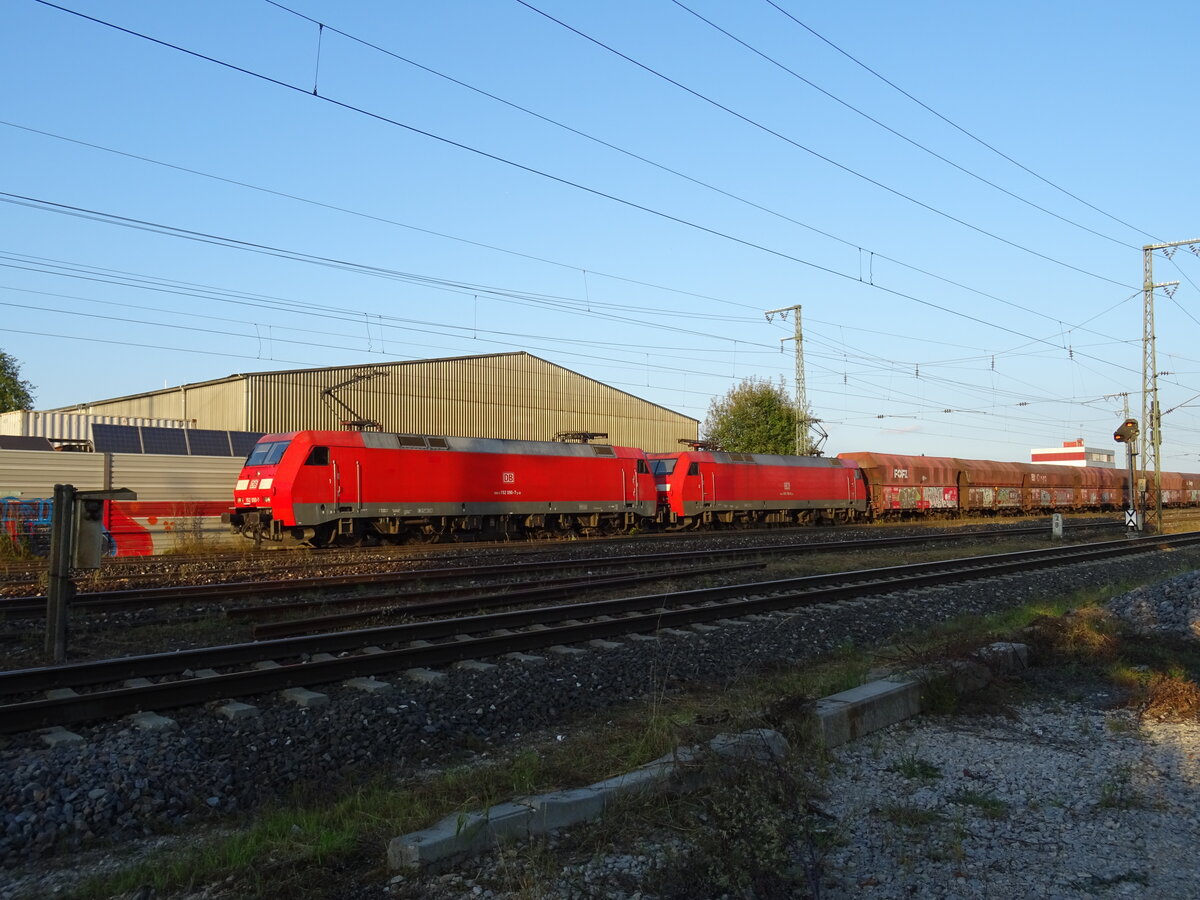 Doppeltraktion der Baureihe 152 mit einem Erzzug, gesichtet am Hohe Marter in Nürnberg. Ablichtungsdatum: 18.09.2021