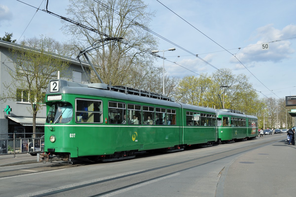 Doppeltraktion Be 4/6 Düwag 637 und 647 auf der Linie 2 bedienen die Haltestelle ZOO Dorenbach. Die Aufnahme stammt vom 13.04.2015.