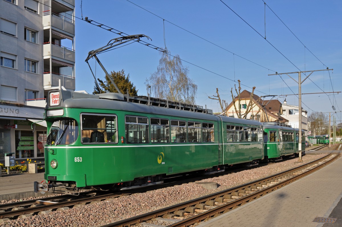 Doppeltraktion Be 4/6 Düwag 653 und 645 warten während einem Abtransport von einem Fußballspiel an der Endstation in Pratteln. Die Aufnahme stammt vom 12.04.2015.