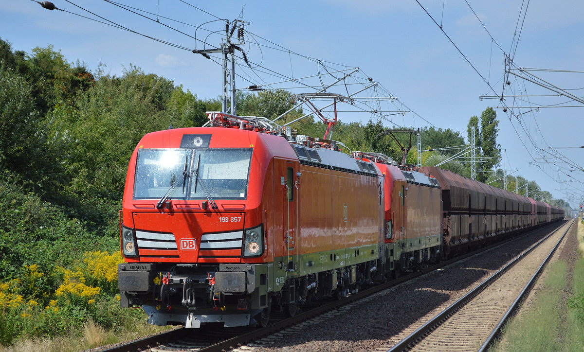 Doppeltraktion DB Cargo Deutschland AG mit  193 357  [NVR-Number: 91 80 6193 357-1 D-DB] +   193 319  [NVR-Number: 91 80 6193 319-1 D-DB] mit Erzzug am 08.08.18 Bf. Berlin Hohenschönhausen.