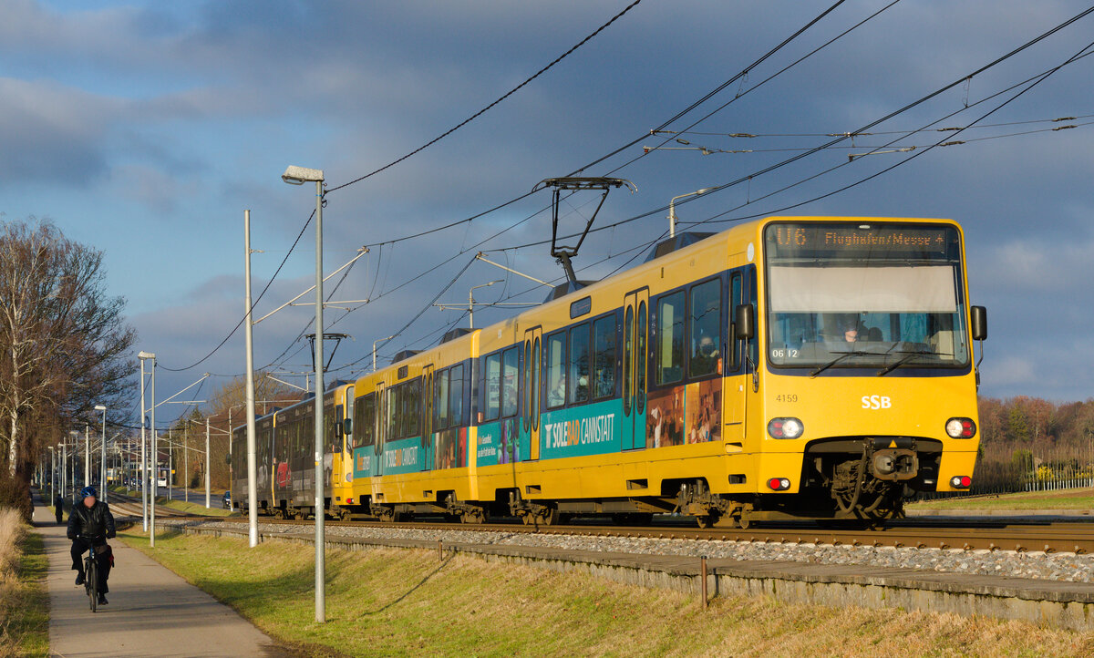 Doppeltraktion DT8.S als U6 Gerlingen-Flughafen am 17.12.2021 zwischen Sonnenberg und Riedsee. 