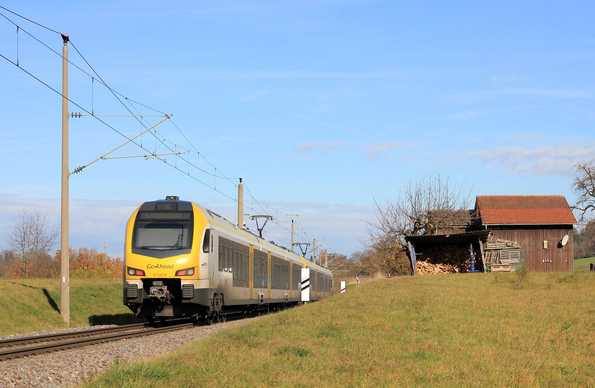 Doppeltraktion Flirt 3XL als RE Stuttgart-Nürnberg am 14.11.2020 bei Rauhenbretzingen. 