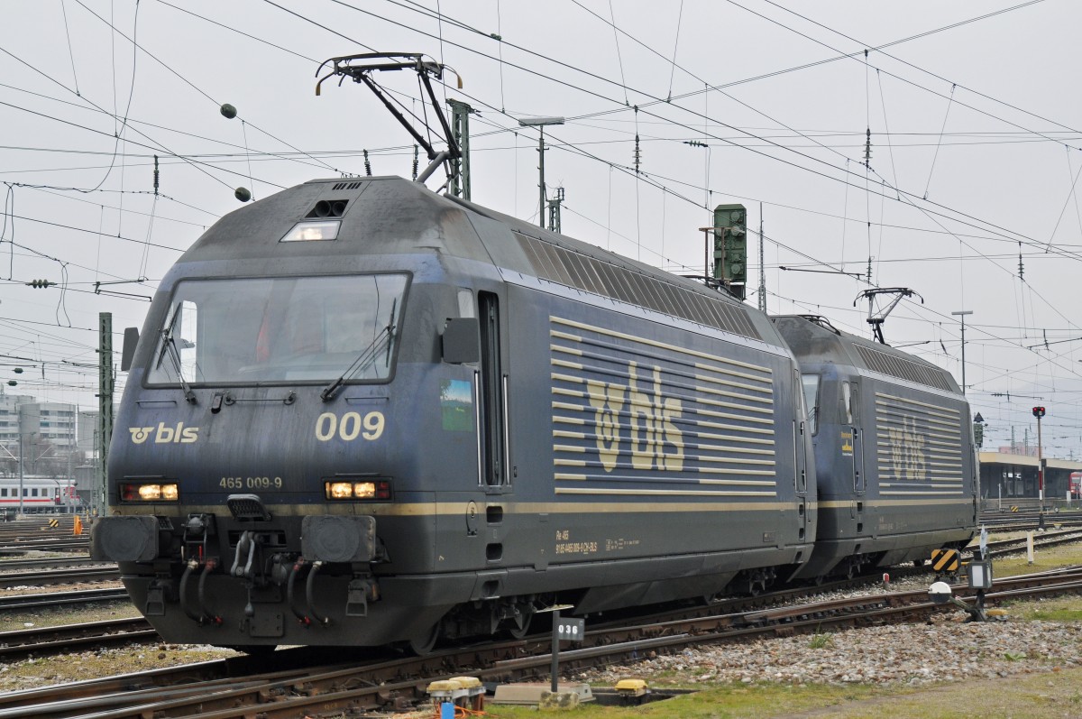 Doppeltraktion mit den BLS Lok's 465 009-9 und 465 013-1, werden für einen Einsatz am Badischen Bahnhof Aufgerüstet. Die Aufnahme stammt vom 12.03.2016.