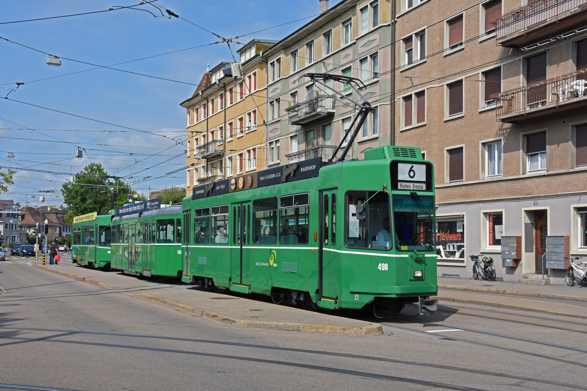 Doppeltraktion, mit dem Be 4/4 498, dem B4S 1505 und dem Be 4/4 489, auf der Linie 6, bedient die Haltestelle Morgartenring. Die Aufnahme stammt vom 20.08.2021.