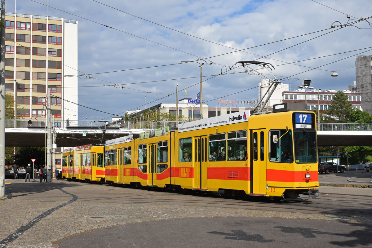 Doppeltraktion, mit dem Be 4/8 212 und dem Be 4/6 226, auf der Linie 17, fährt Richtung ZOO Basel. Die Aufnahme stammt vom 06.05.2019.
