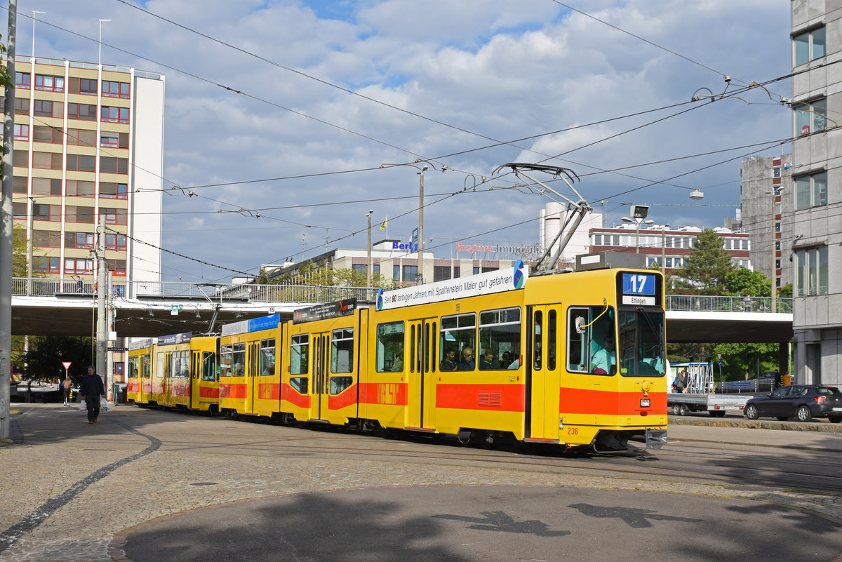 Doppeltraktion, mit dem Be 4/8 236 und dem Be 4/6 230, auf der Linie 17, fährt Richtung ZOO Basel. Die Aufnahme stammt vom 06.05.2019.