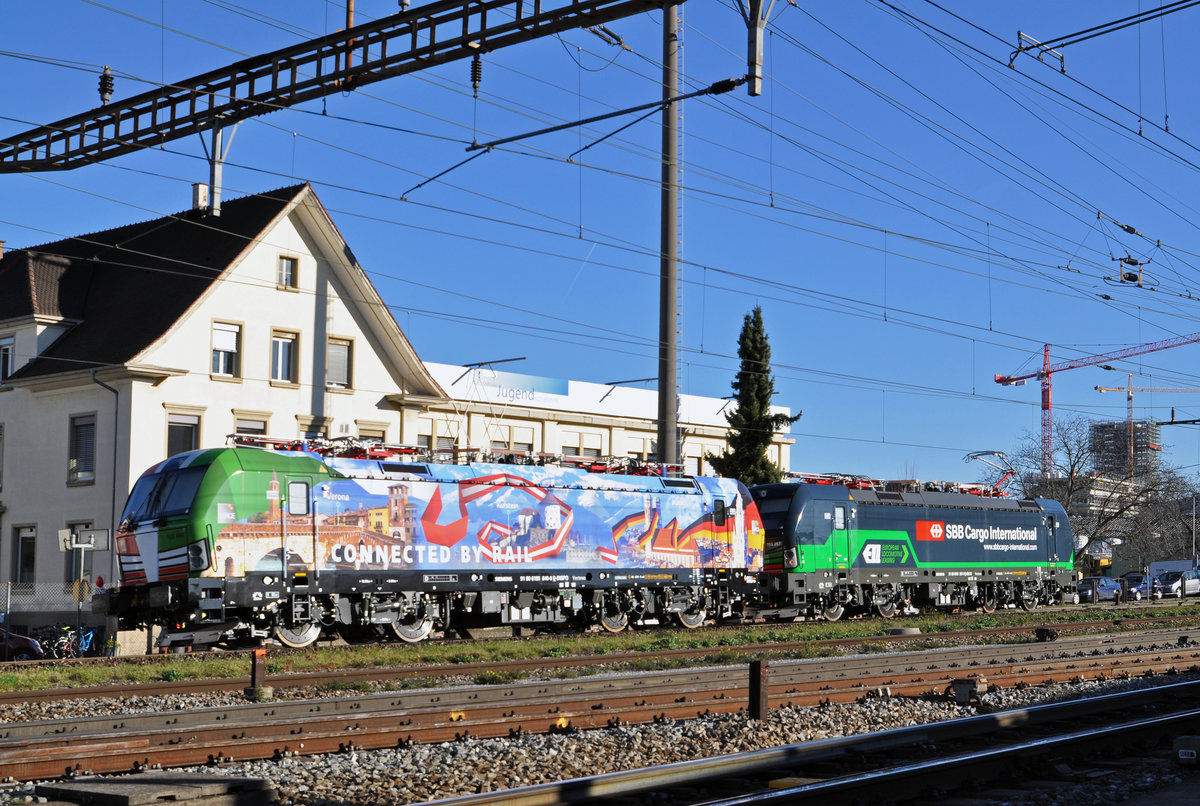 Doppeltraktion, mit den Loks 193 257-3 und 193 640-0, durchfahren den Bahnhof Pratteln. Die Aufnahme stammt vom 28.11.2016.